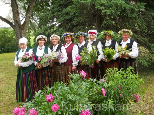 Ielīgošana Lībagu Tautas namā 21.06.2013, vadītāja Romuta Ozolniece
